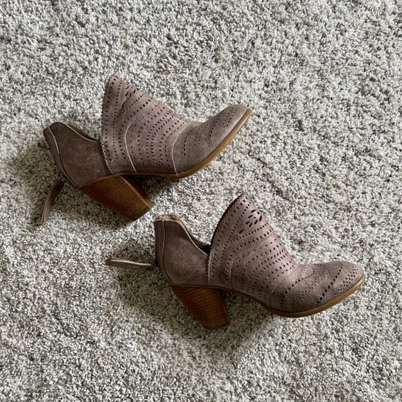 Laser die-cut taupe clay grey earthy gray brown - Picture 2 of 8